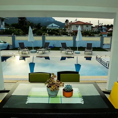 With Pool For Rent In Dalyan Mugla ヴィラ オルタジャ